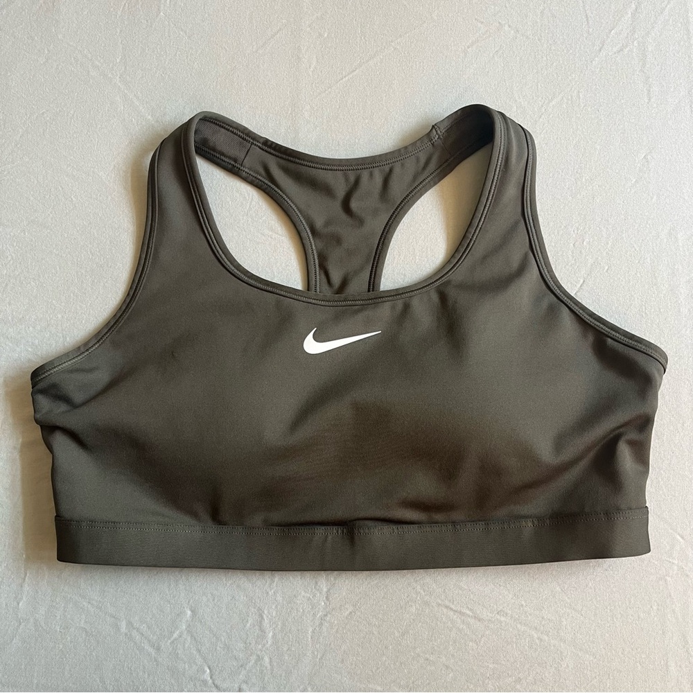 Nike Women’s Swoosh Medium Support Padded Sports Bra